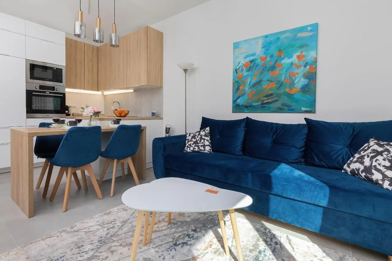 Apartment With Terrace And Gym contacts